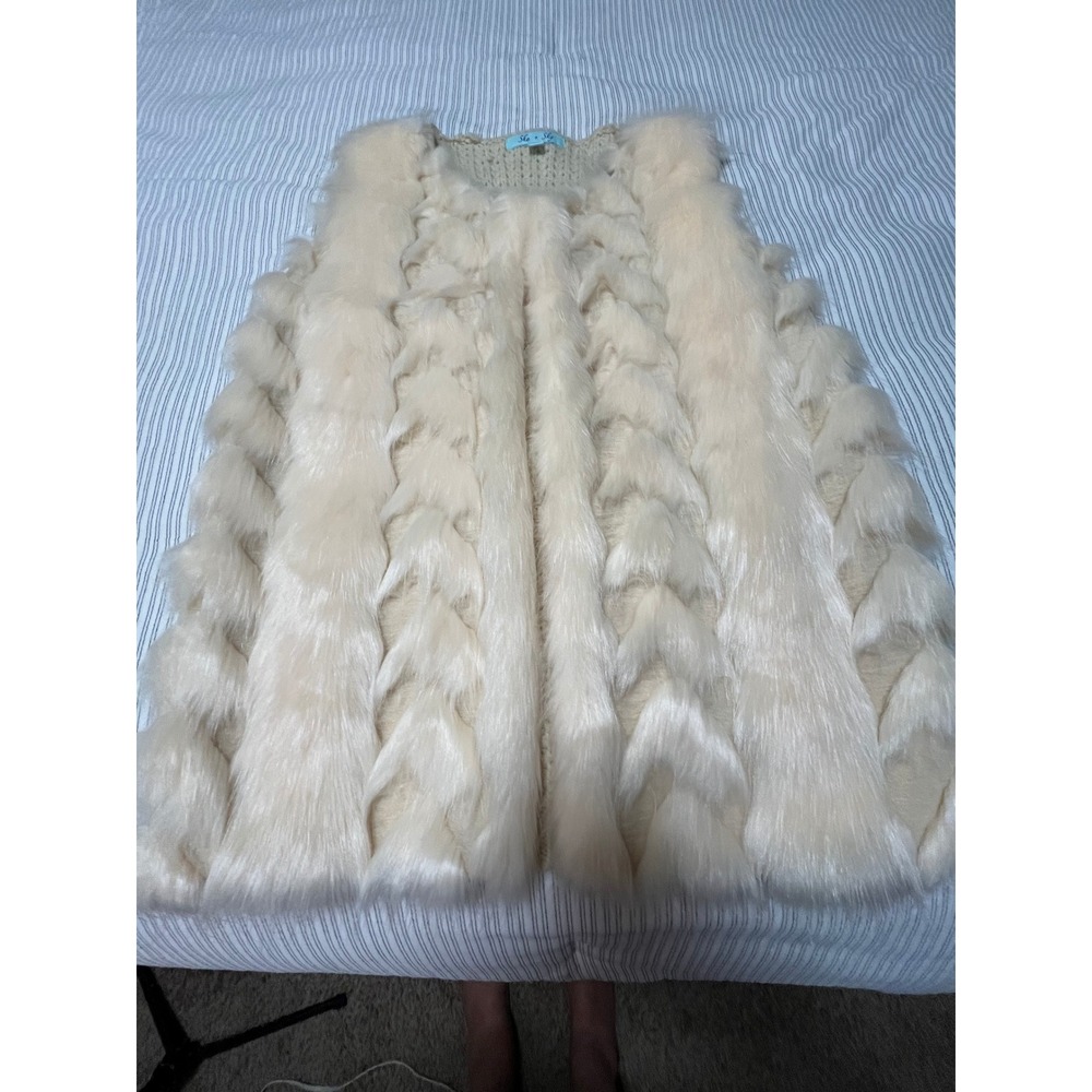 She + Sky Cream Ivory Faux Fur Braided Knit Back Vest One Size SL2973